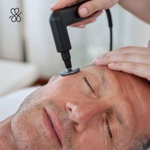 ✨ ¿Sabías que en @laesteticaconsilvia somos especialistas en el cuidado tanto de ella como de él